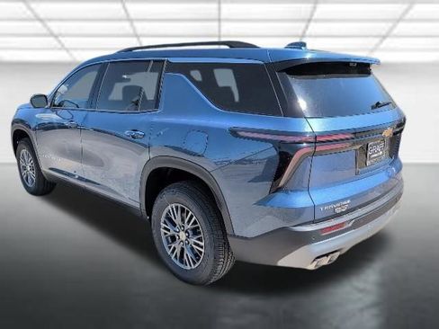New 2026 Chevrolet Traverse LT w/ Driver Confidence Package FWD image 2