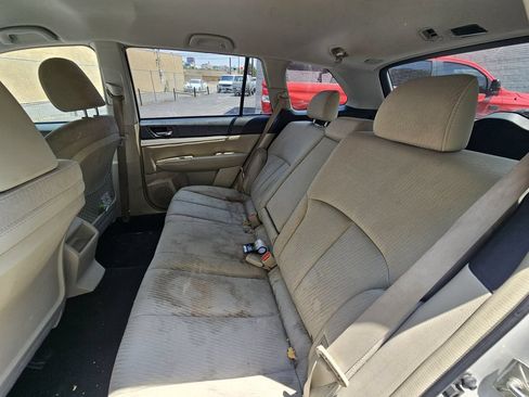 Used 2011 Subaru Outback 2.5i Premium AWD/4WD image 9