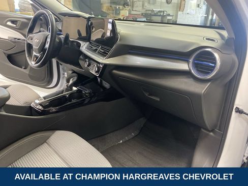 Used 2024 Chevrolet Trax LT w/ Driver Confidence Package FWD image 37