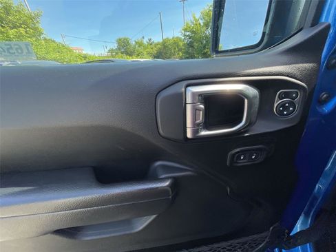 Used 2022 Jeep Wrangler Sport AWD/4WD image 11
