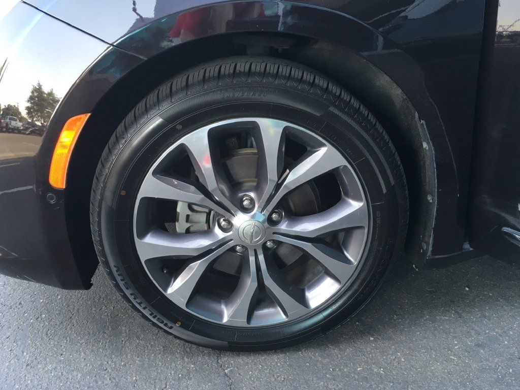 Used 2017 Chrysler Pacifica Limited FWD image 36