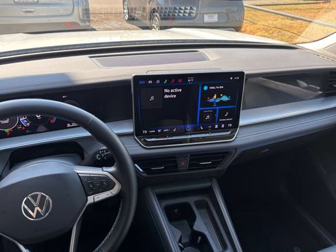 Used 2026 Volkswagen Tiguan SE FWD image 16