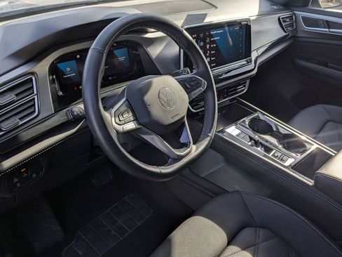 Used 2025 Volkswagen Atlas Cross Sport SE image 15