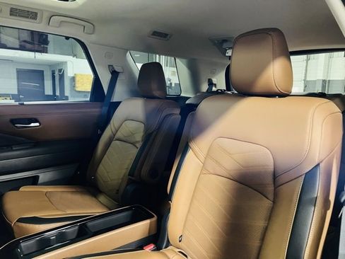 New 2025 Nissan Pathfinder Platinum image 29