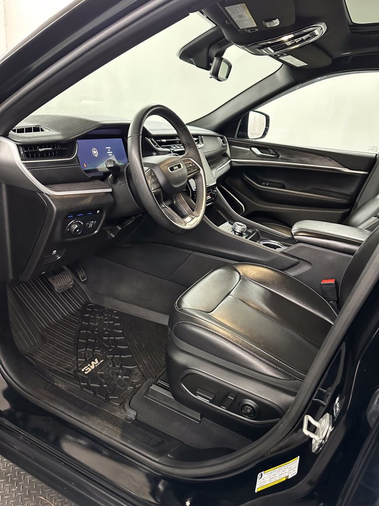 Used 2024 Jeep Grand Cherokee Limited 4xe AWD/4WD image 10