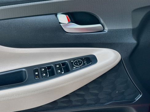 Used 2020 Hyundai Santa Fe SE FWD image 14
