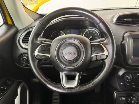 Used 2018 Jeep Renegade Latitude w/ Cold Weather Group AWD/4WD image 19