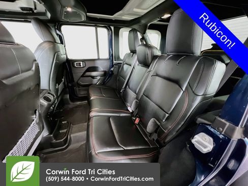 Used 2025 Jeep Wrangler Unlimited Rubicon w/ Convenience Group AWD/4WD image 28