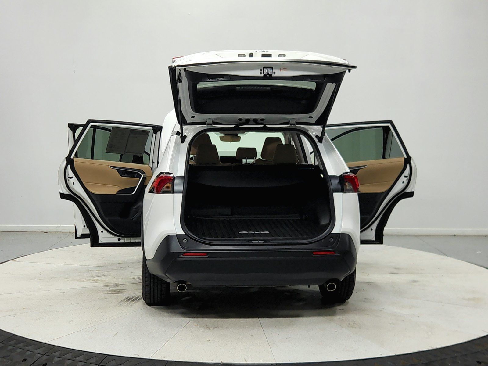 Used 2023 Toyota RAV4 LE AWD/4WD image 15