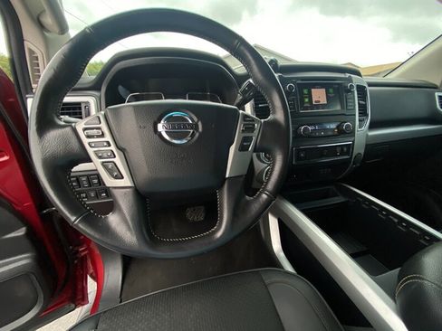 Used 2019 Nissan Titan PRO-4X image 36