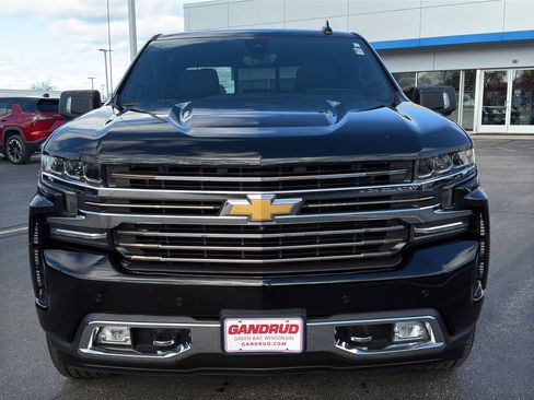 Used 2019 Chevrolet Silverado 1500 High Country w/ Technology Package image 3