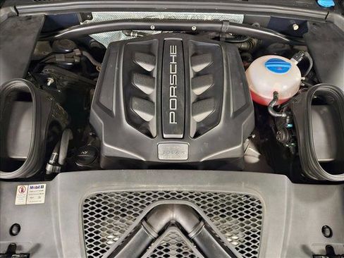 Used 2017 Porsche Macan S image 21