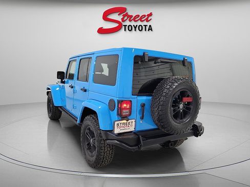 Used 2017 Jeep Wrangler Unlimited Sahara AWD/4WD image 2