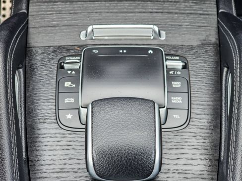 Used 2023 Mercedes-Benz GLS 580 4MATIC image 13