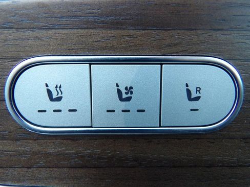 Used 2025 Mercedes-Benz GLS 63 AMG 4MATIC image 12