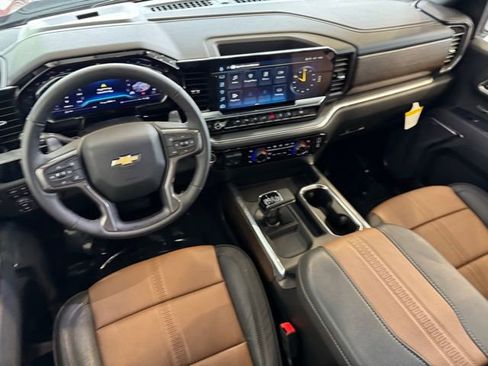 Used 2025 Chevrolet Silverado 1500 High Country w/ Z71 Off-Road Package image 6