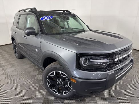 New 2025 Ford Bronco Sport Outer Banks w/ Outer Banks Tech Package+ AWD/4WD image 2