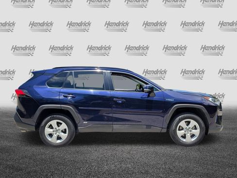 Used 2019 Toyota RAV4 XLE w/ Carpet Mat Package AWD/4WD image 10