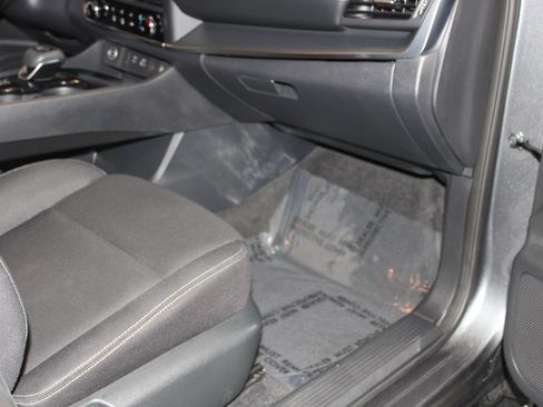 Used 2023 Nissan Rogue S image 35