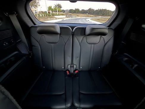 Used 2025 Kia Sorento SX Prestige image 28