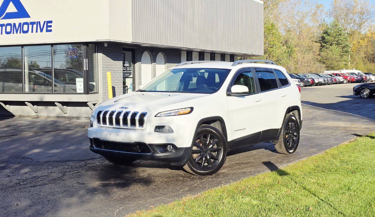 Used 2016 Jeep Cherokee Limited w/ Luxury Group AWD/4WD image 2