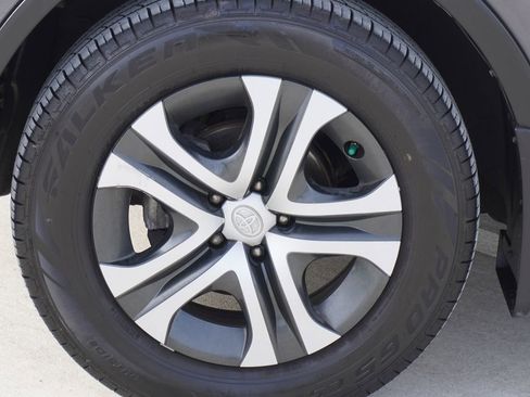 Used 2018 Toyota RAV4 LE w/ All Weather Liner Package image 4