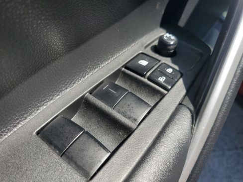 Used 2022 Toyota Corolla Cross XLE FWD image 19