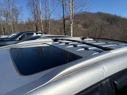 Used 2005 Chevrolet Equinox LT w/ Preferred Equipment Group image 12