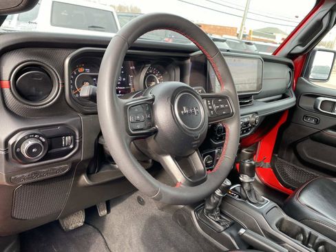 Certified 2024 Jeep Wrangler Rubicon image 12