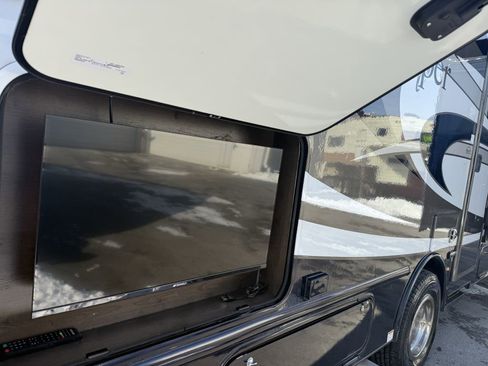 Used 2023 Ford E-450 and Econoline 450 Super Duty w/ Motorhome Prep Package image 21