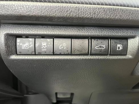 Used 2025 Toyota Camry SE image 18