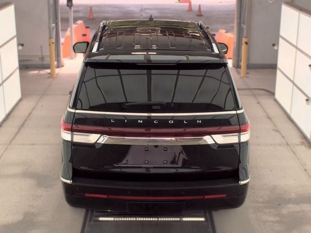 Used 2024 Lincoln Navigator Reserve AWD/4WD image 6