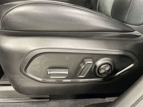 Used 2022 Jeep Grand Cherokee L Limited w/ Luxury Tech Group II image 12