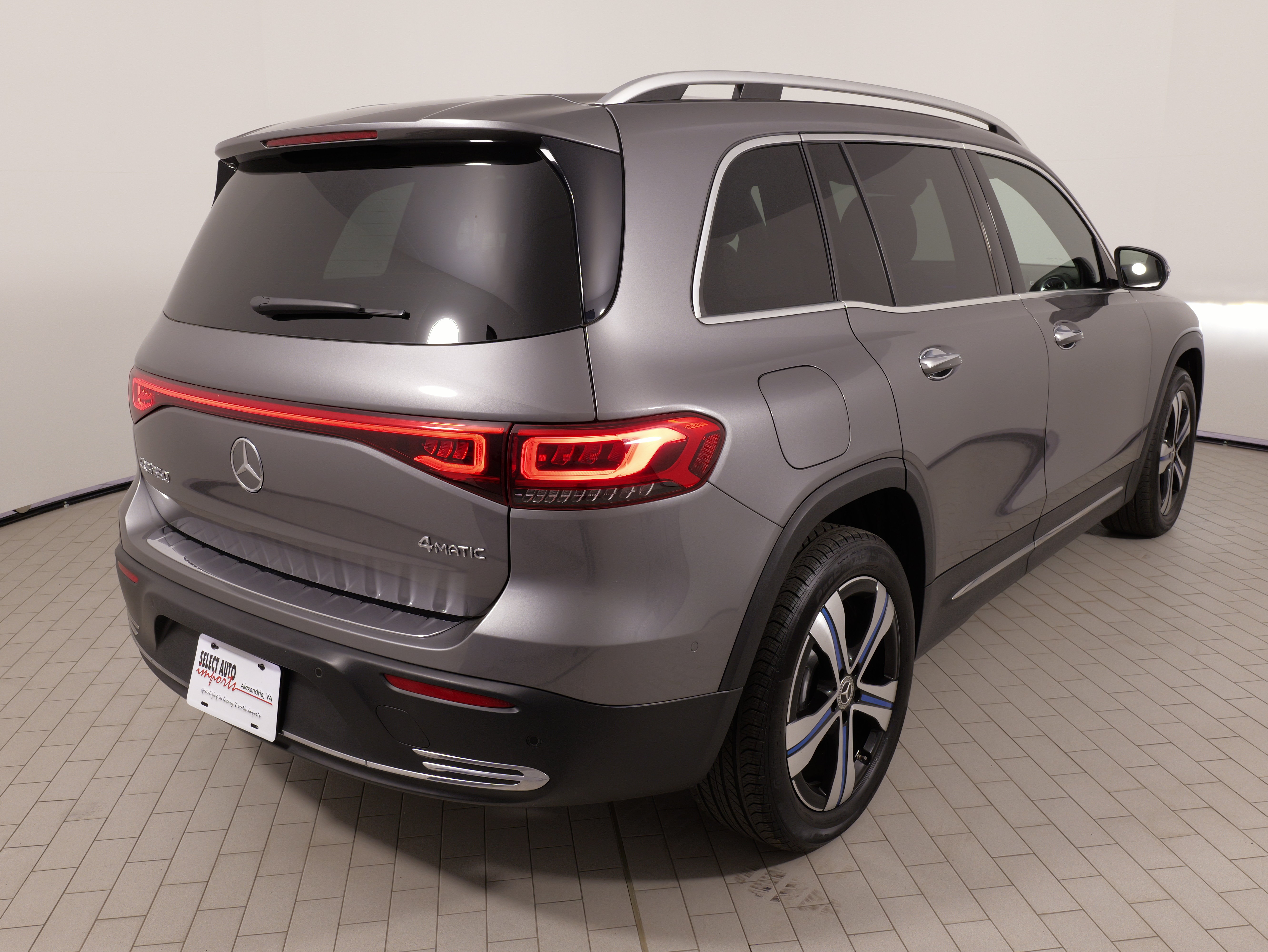 Used 2023 Mercedes-Benz EQB 350 4MATIC SUV image 12