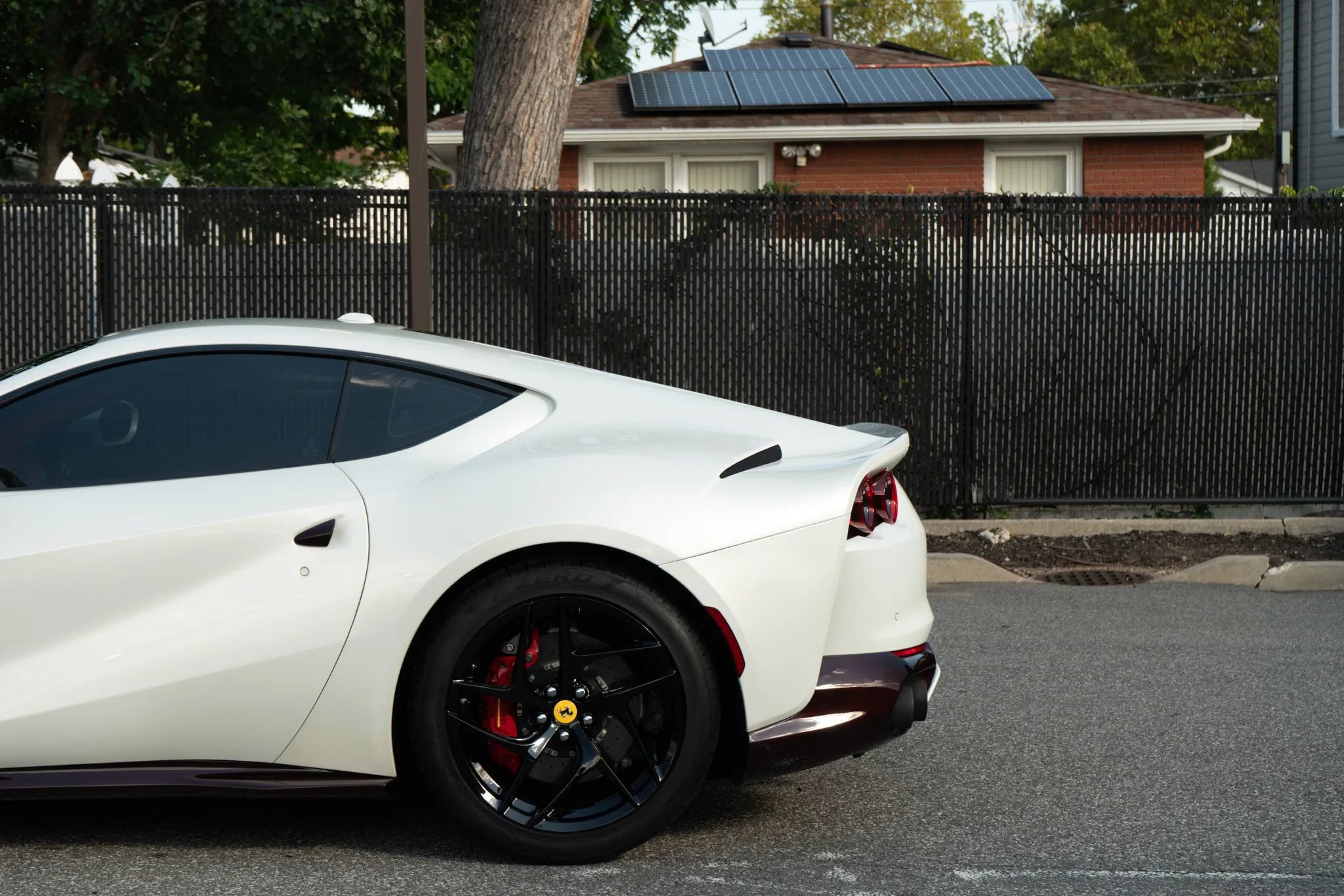 Used 2020 Ferrari 812 Superfast RWD image 38