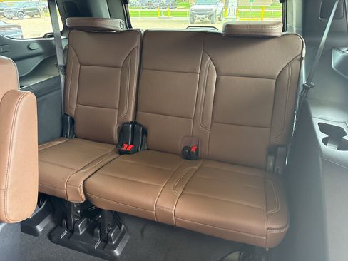 New 2026 Chevrolet Tahoe High Country AWD/4WD image 19