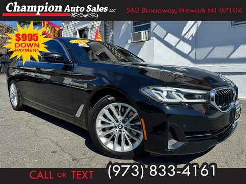 Used 2022 BMW 530i xDrive w/ Premium Package image 1