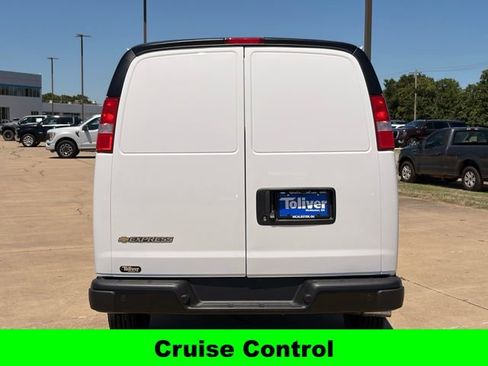 New 2026 Chevrolet Express 2500 Extended RWD image 7