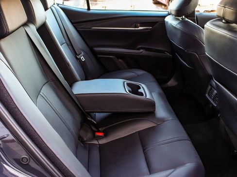 Used 2025 Toyota Camry XSE FWD image 34