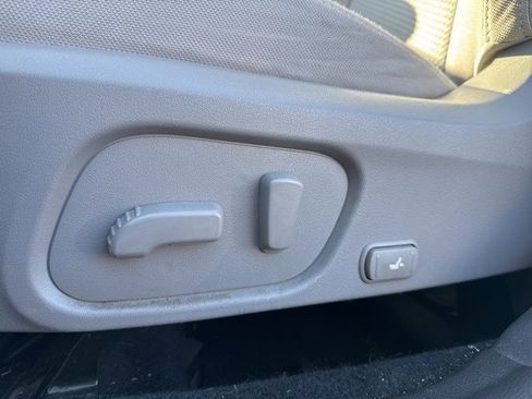 Used 2015 Subaru Forester 2.5i Premium w/ All-Weather Package image 22