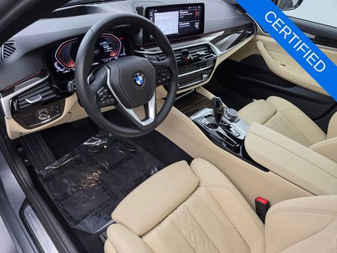 Certified 2023 BMW 530i w/ Premium Package RWD image 10