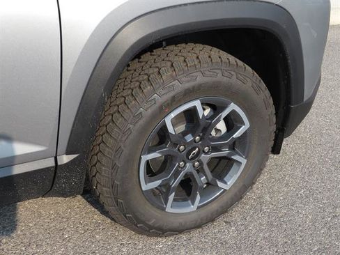 New 2026 Chevrolet Equinox ACTIV w/ LPO, Floor Liner Package image 6