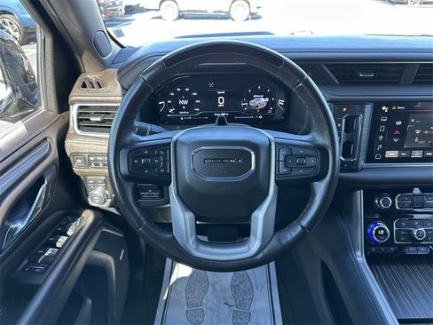 Used 2024 GMC Yukon Denali w/ Denali Reserve Package image 14
