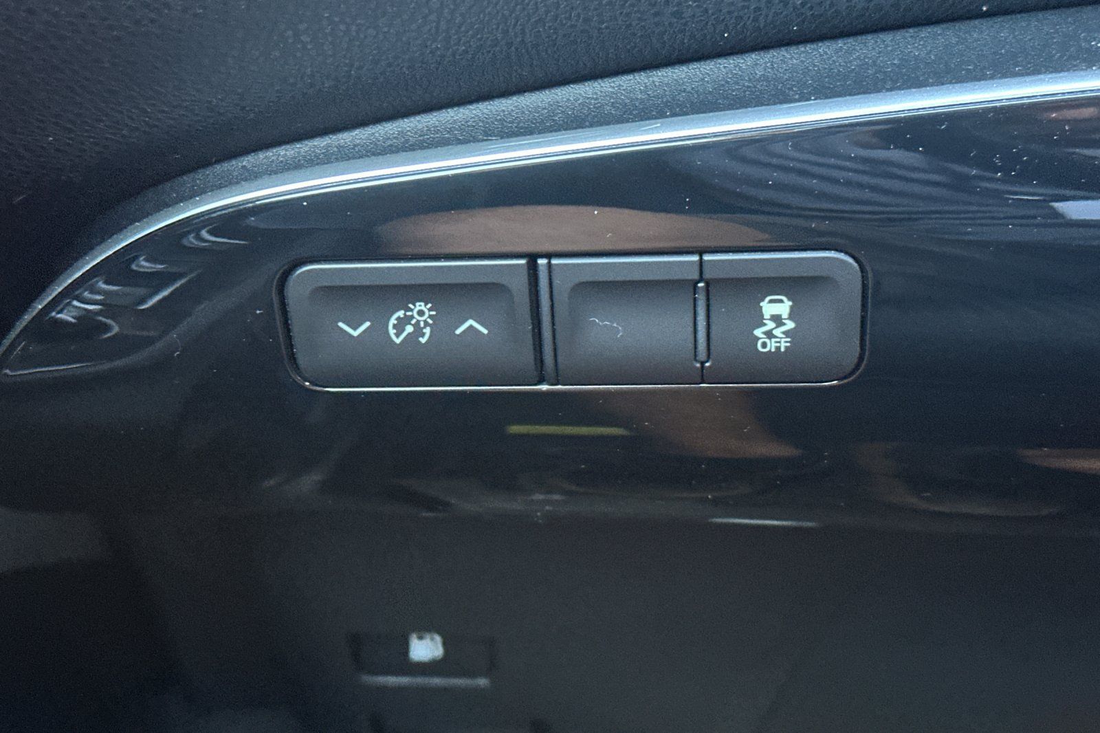 Used 2016 Toyota Prius Three FWD image 40