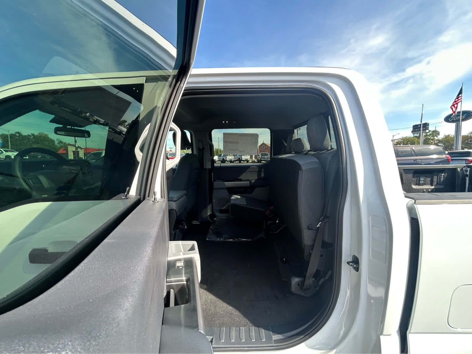 New 2027 Ford F250 XLT AWD/4WD image 9