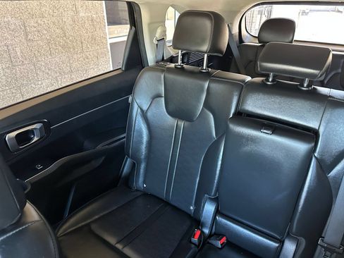 Used 2024 Kia Sorento S FWD image 42