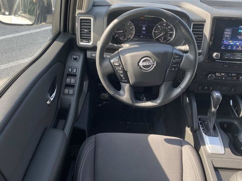 Used 2024 Nissan Frontier SV w/ Technology Package image 10