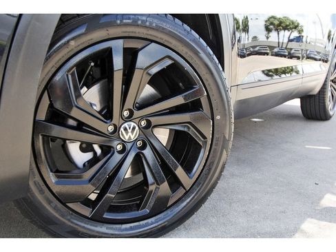 Used 2022 Volkswagen Atlas SE image 29