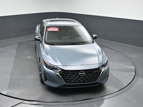 Used 2024 Nissan Sentra SR w/ SR Premium Package image 40