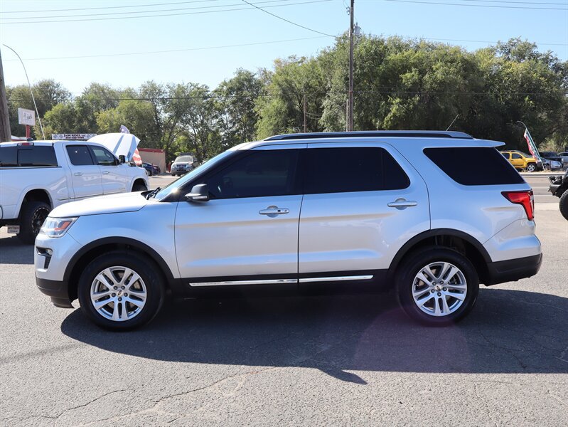Used 2018 Ford Explorer XLT w/ Equipment Group 201A AWD/4WD image 4